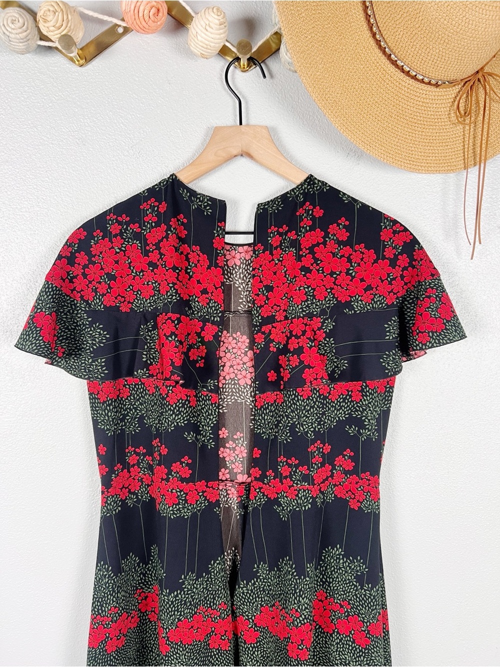 Red Valentino Fit & Flare Floral Printed Crepe Cape Sleeve Maxi Dress - Picture 5 of 10